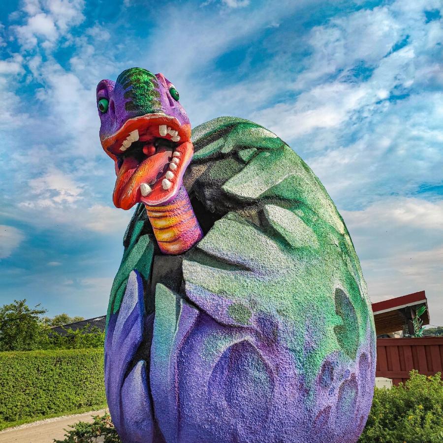 Radailiu Dvaras - Dinosaur Park Radailiai Exterior foto